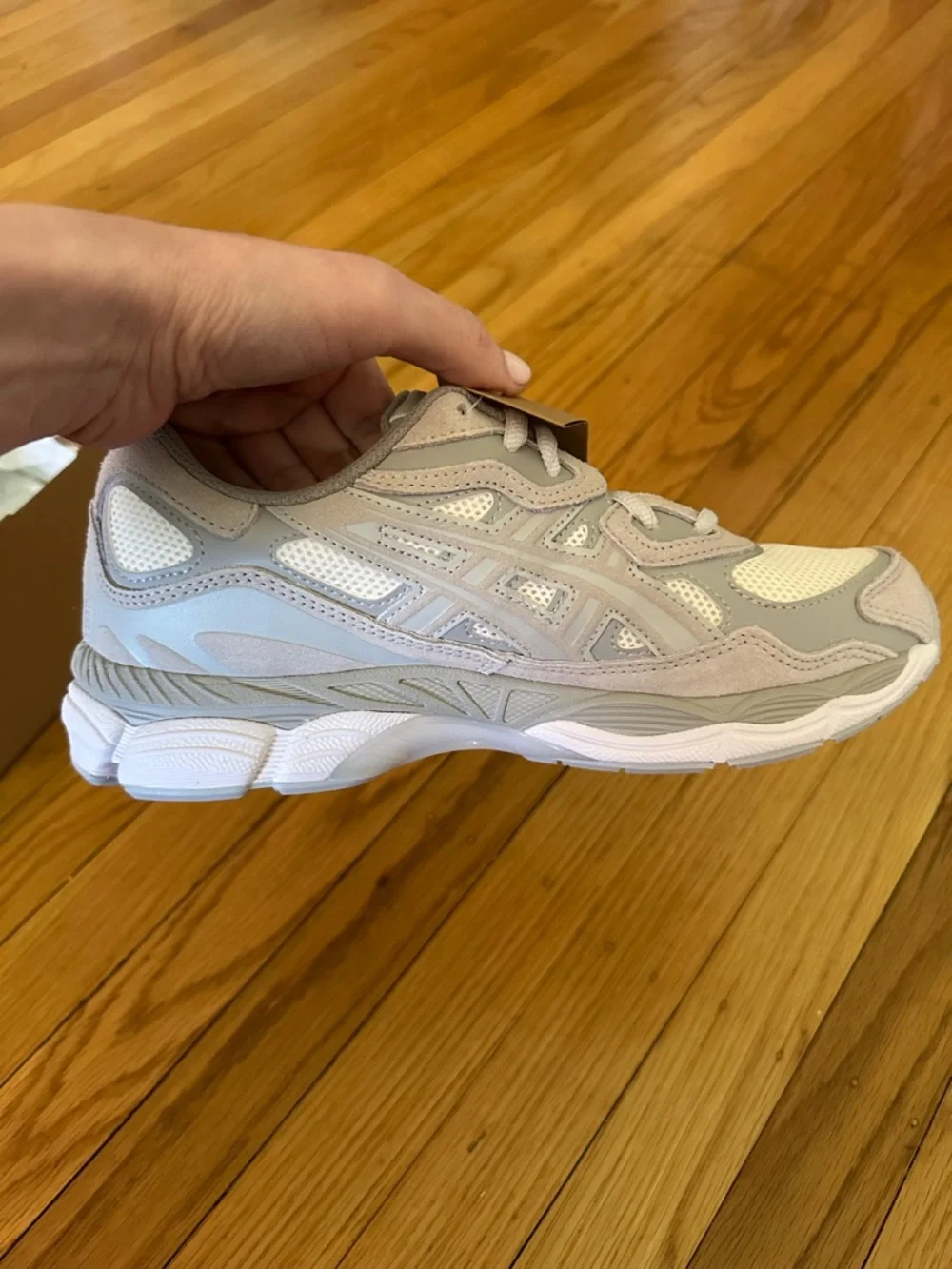 NEW in Box Asics Cream Cloud Grey Gel NYC Men’s 8 Women’s 9 1/2 1203A663-101 NWT